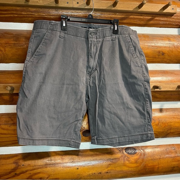 Iron Flex Men's Charcoal Flat Front Shorts - Picture 1 of 3